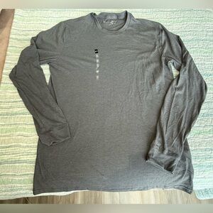 Under Armour Gray Long Sleeve Tee for Ultimate Comfort